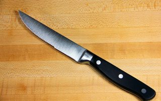 Comment reconnaître un couteau à steak ?